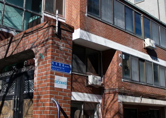 Ocean's - Foreigners Only Gasthof Seoul